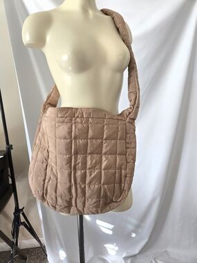 Quilted Shoulder Tote Bag in Light Brown - Stylish Everyday Carry